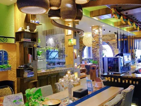 Mahoo's Holiday Inn