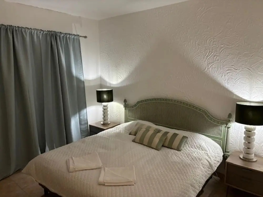 Inviting 4-bed Villa in Guia