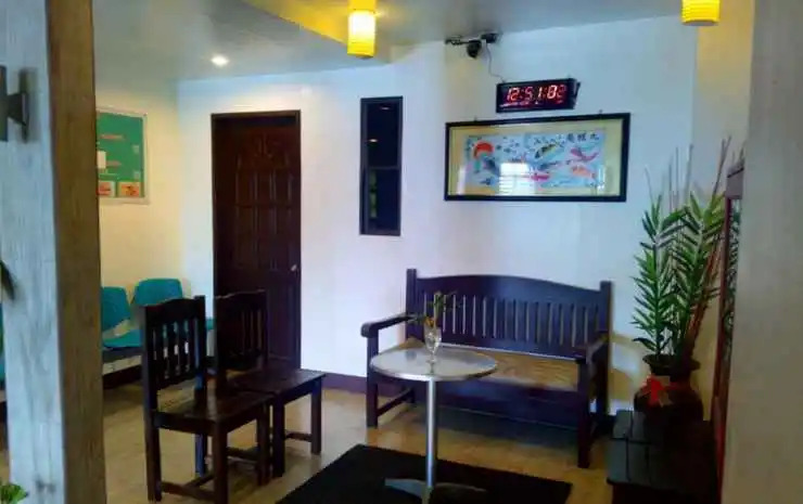 Avenue 5 Hotel