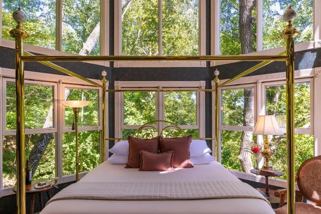 Arsenic and Old Lace Bed & Breakfast Inn