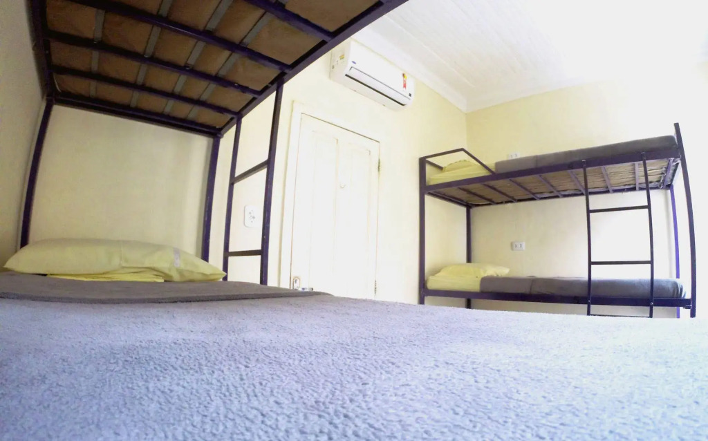 Walk On The Beach Hostel