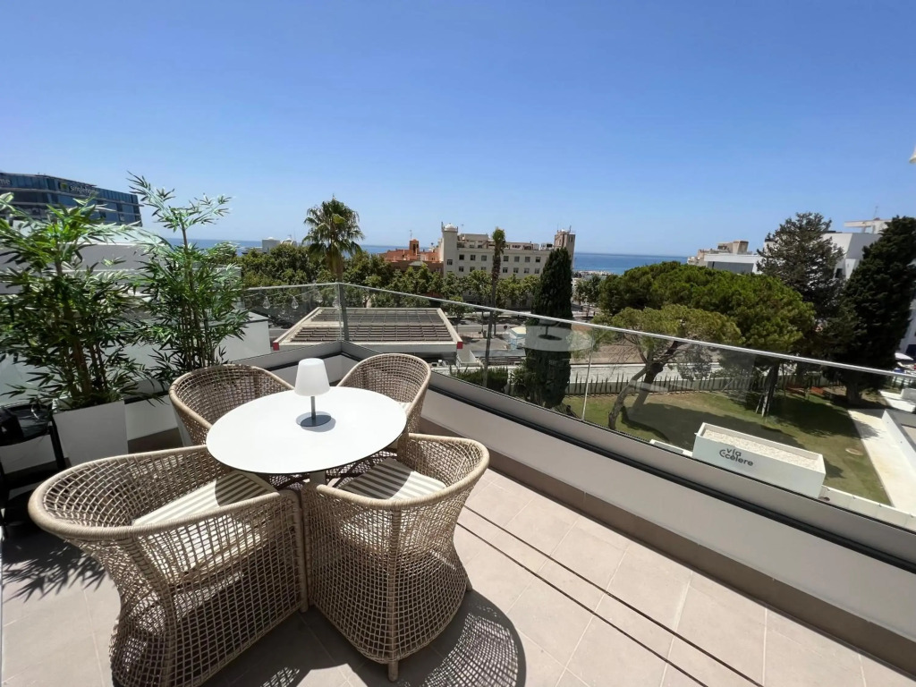 New build modern ap 4 min walk to the beach and Marbella old town