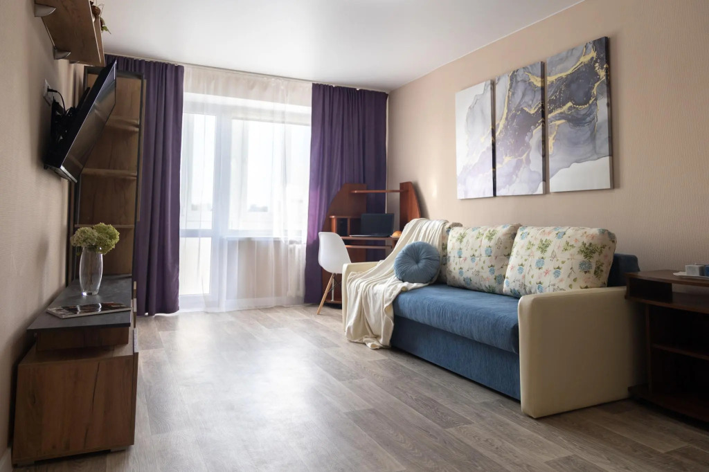 LovelyHome 39 (ЛавлиХоум 39) на улице Набережная Трибуца 43