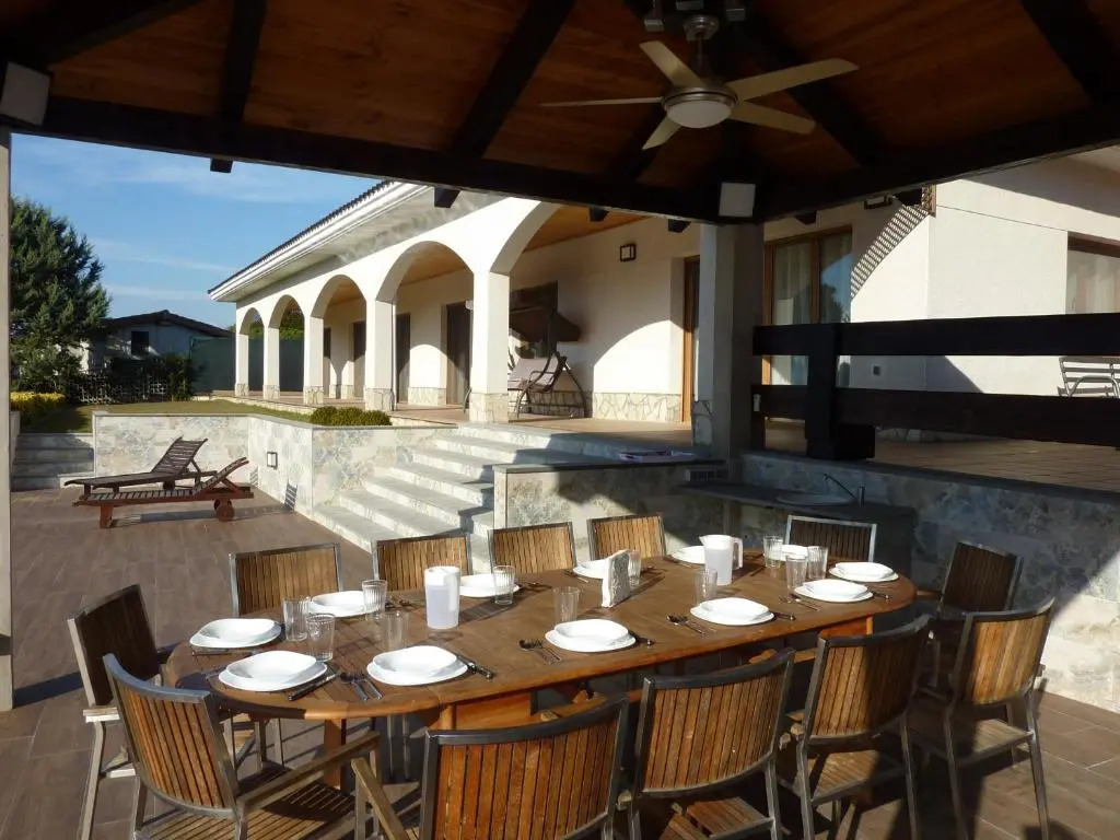 Vivalidays Villa Kiros