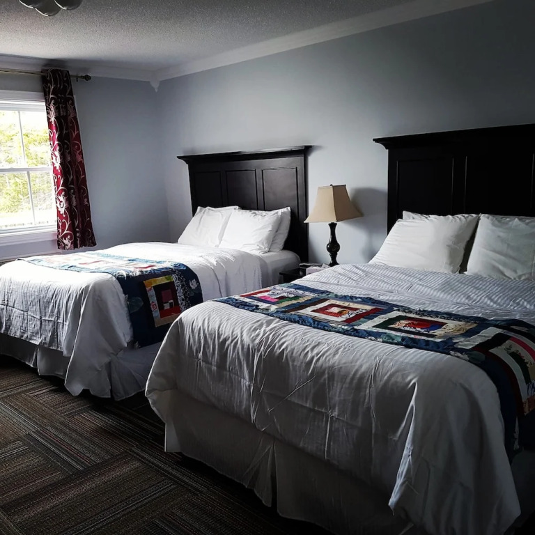 Seaport Inn