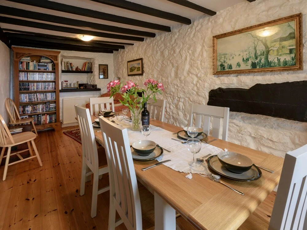 Charming holiday home in Aberdaron with Private Garden