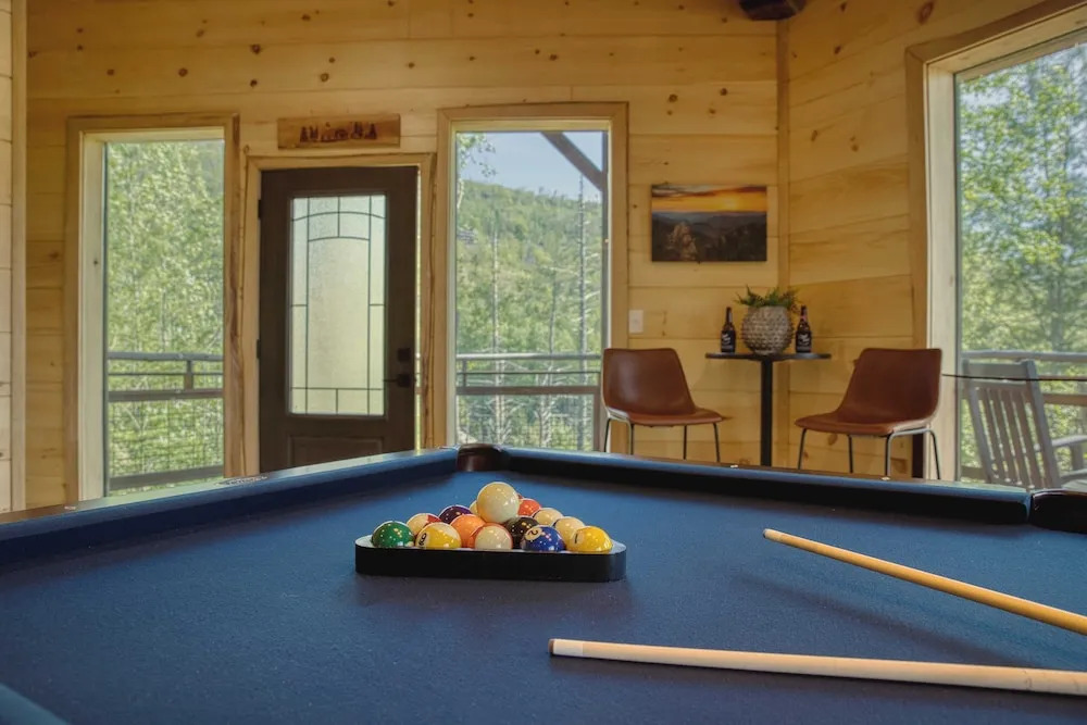 Birch Lodge by Avantstay Indoor Pool, Theater, Game Room & Stunning Views!
