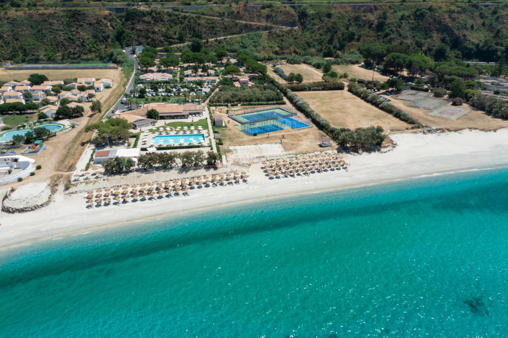 VOI Essentia Tropea Beach
