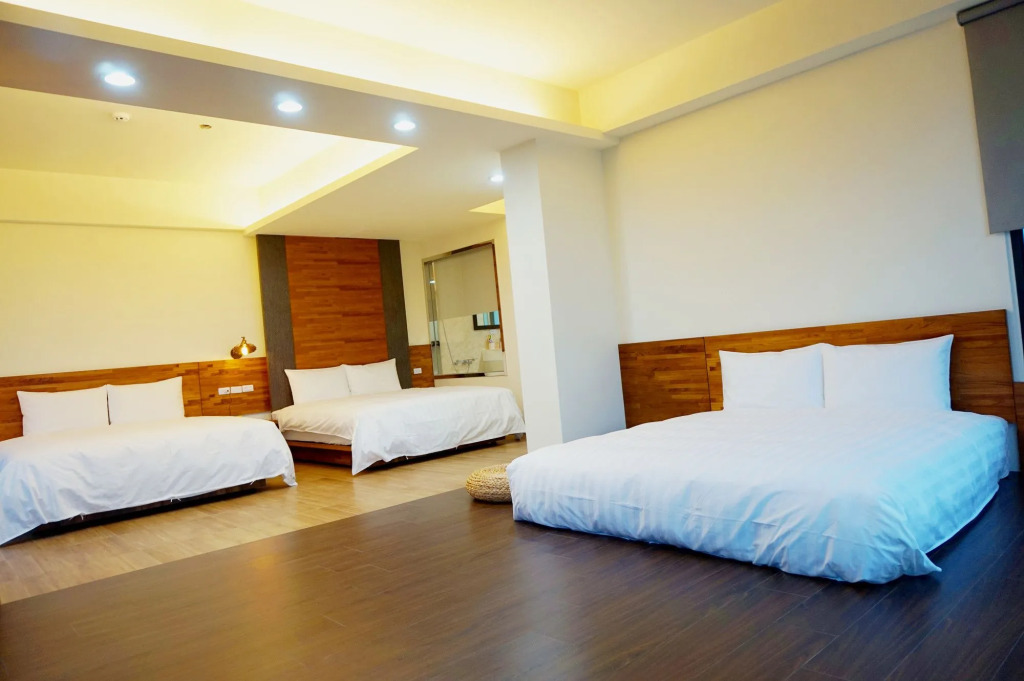 Rich Sunshine Inn