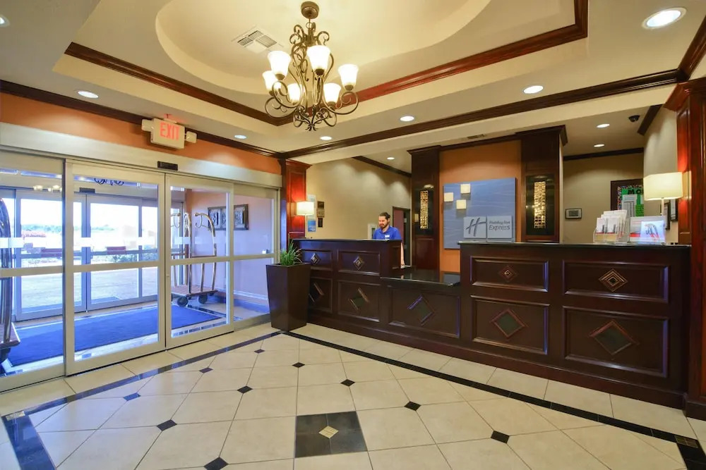 Country Inn & Suites by Radisson, Terrell