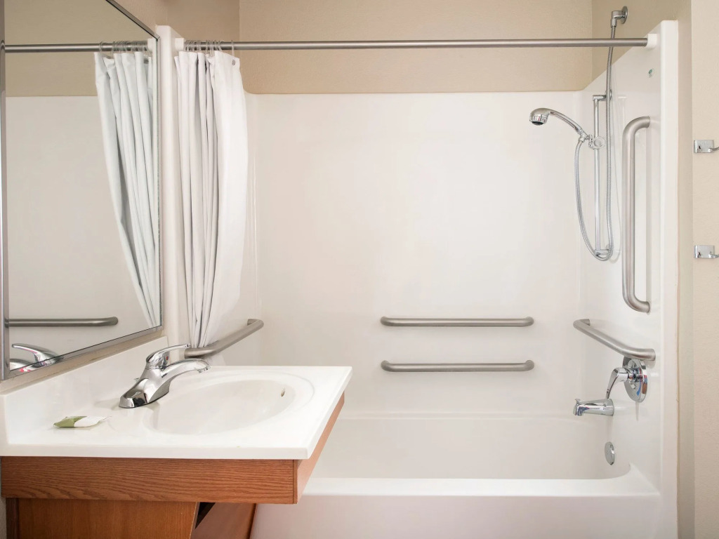Extended Stay America Select Suites - Cleveland - Airport