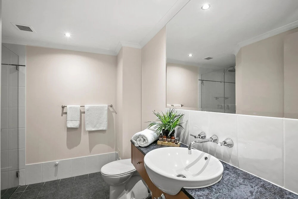 Poolside Apt in Alamanda Beachfront 77