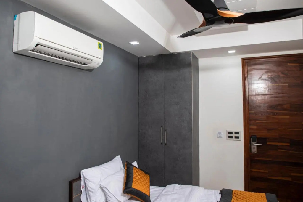 Dev Royale Hotel