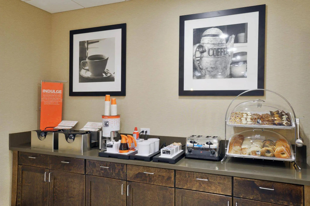 Hampton Inn & Suites Cincinnati / Uptown - University Area