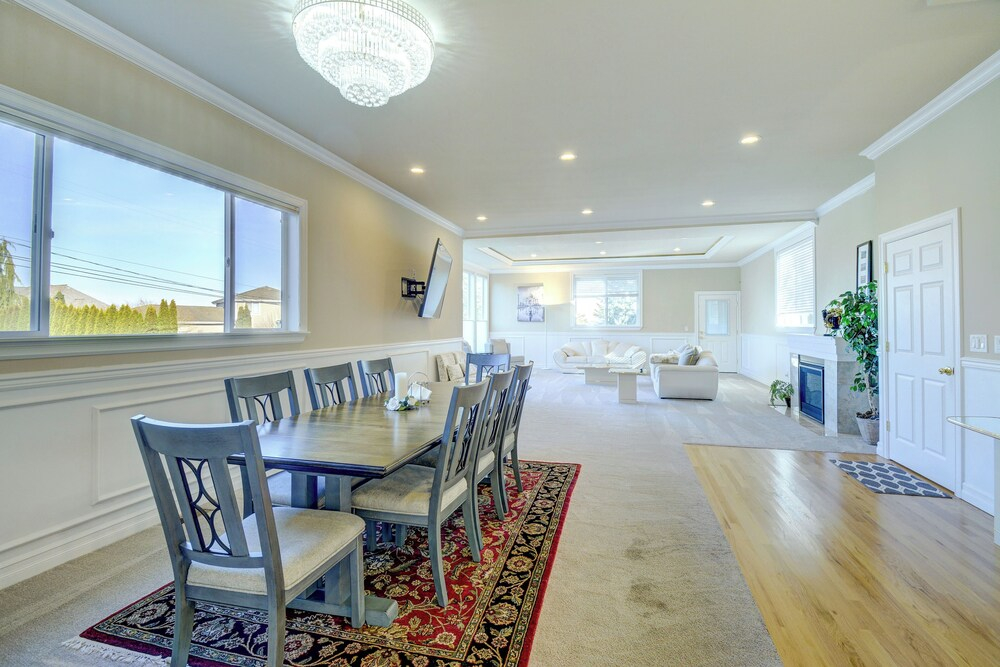 Luxe Federal Way Rental - Walk to the Water