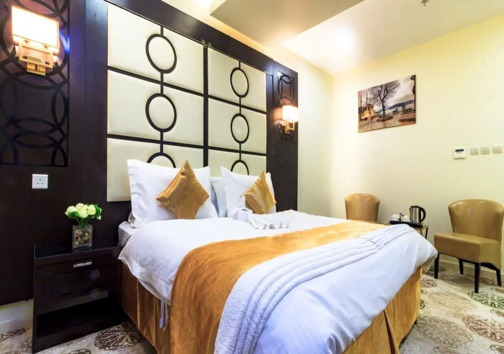 Al Bayraq Hotel