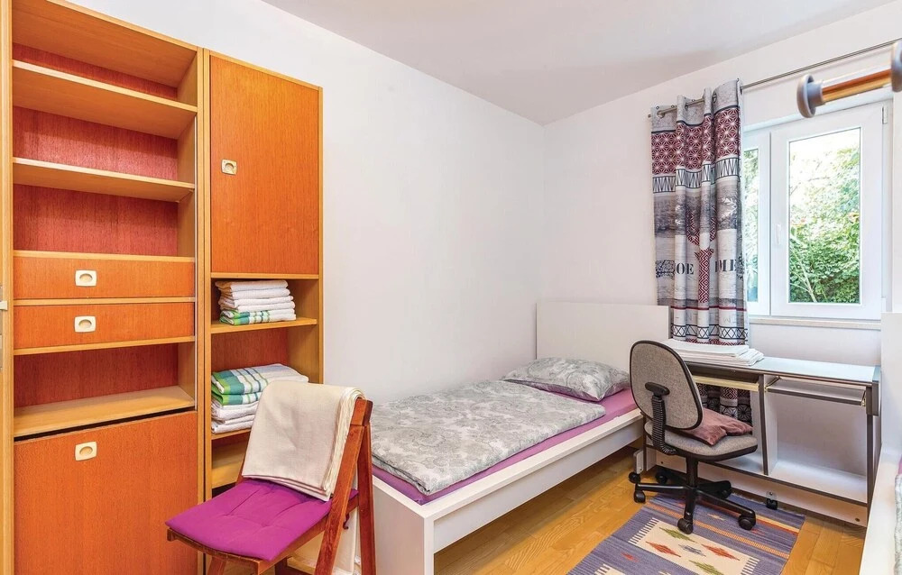 Amazing Home in Novi Vinodolski With Wifi and 3 Bedrooms
