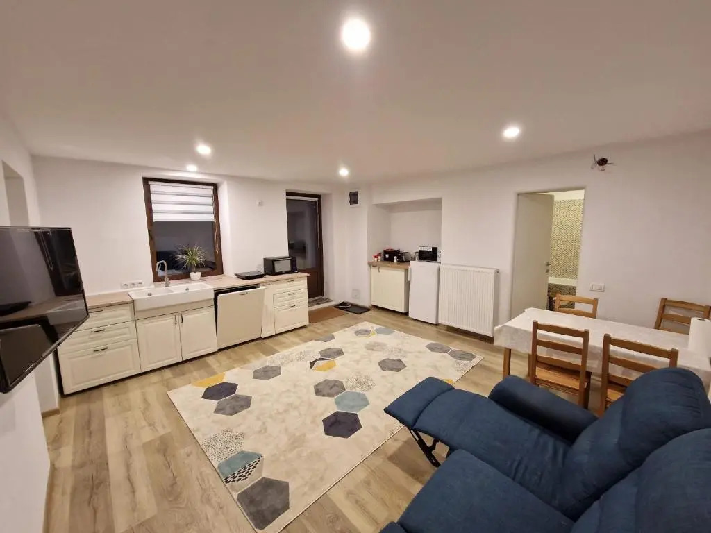 GIRO Guest House
