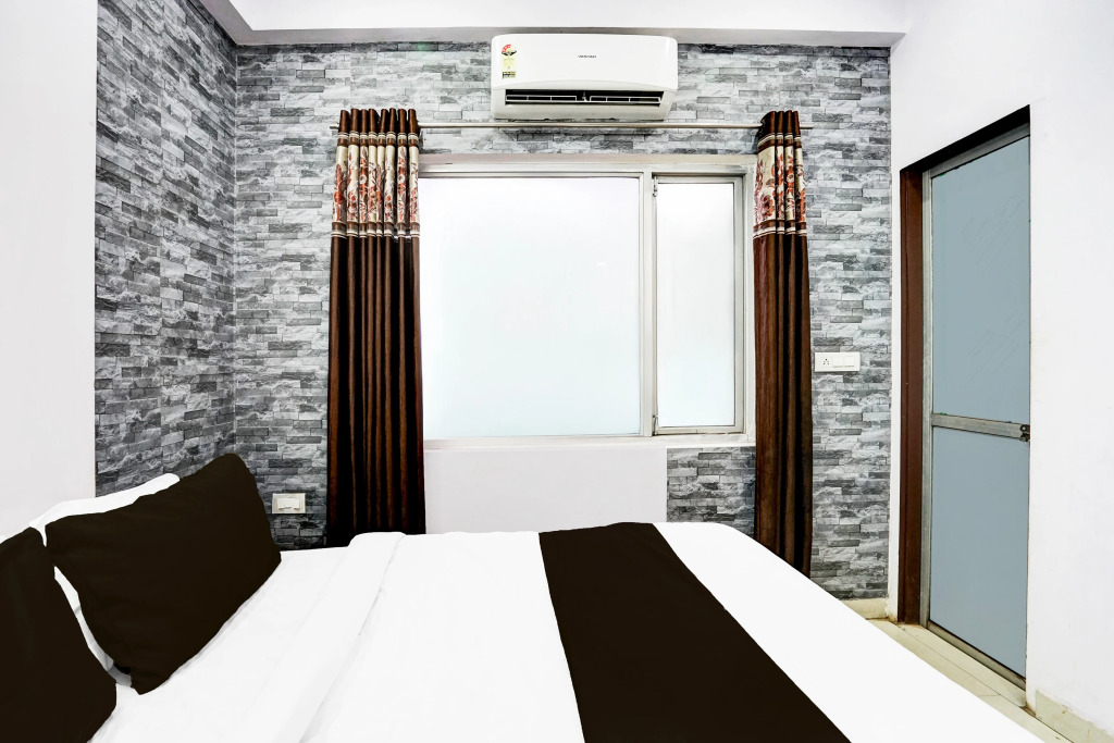 OYO JAI1273 Rayal Inn