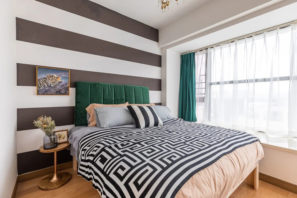 Locals Boutique Apartment Huafa Plaza 28