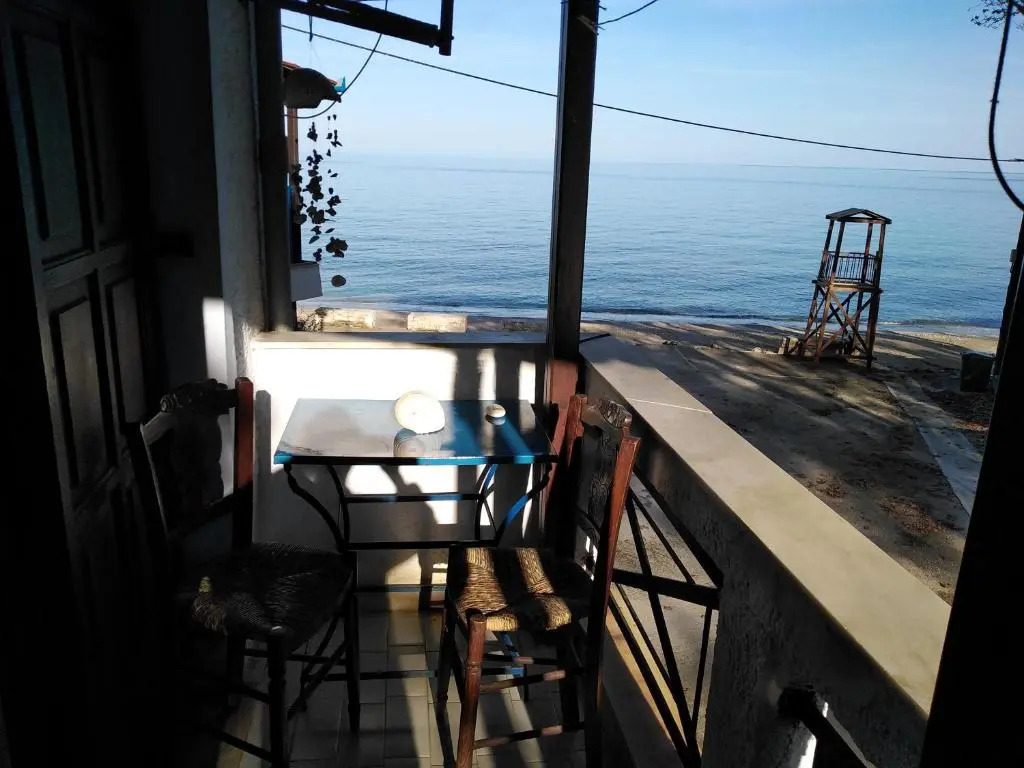 Kamari Beach guest house