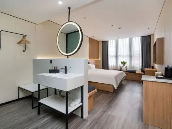 Changee Hotel (Chongbai Jiangjin Shopping Mall Commercial Pedestrian Street)