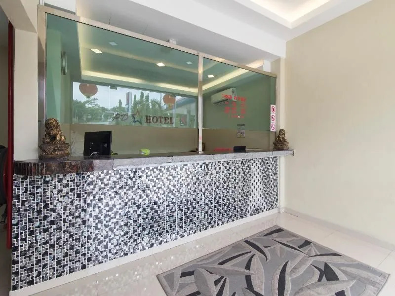 OYO 1136 PD Star Hotel