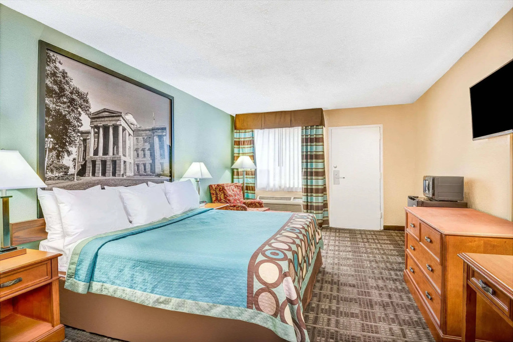 Super 8 by Wyndham Raleigh North East