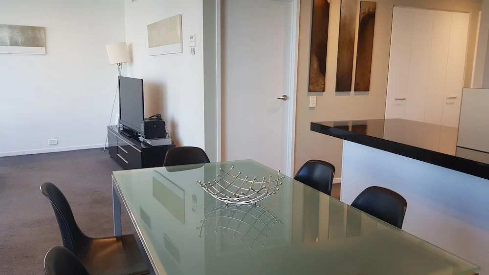 Docklands Style Apartment with 2 Bedroom 1008N