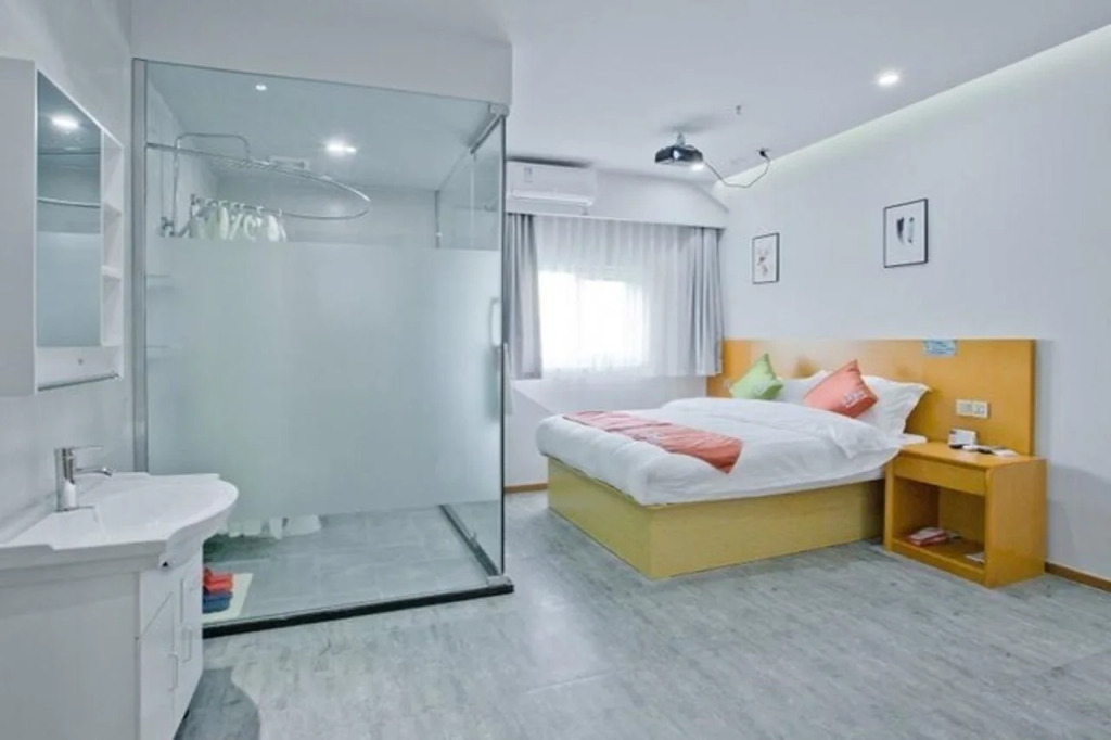 Shell Beijing Tongzhou District International Studios Hotel