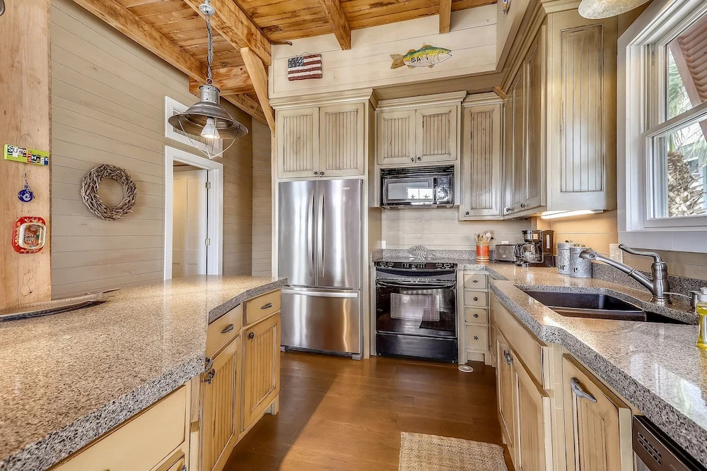 Sugar Shack 4 Bedroom Home by RedAwning