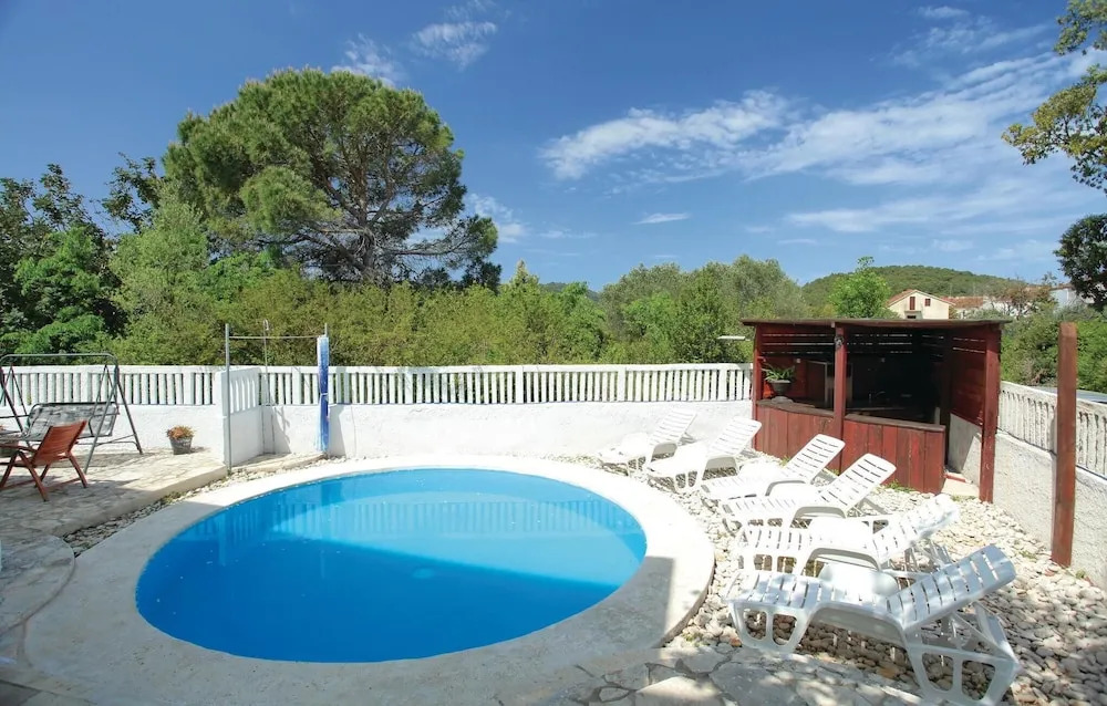Stunning Home in Korcula With Wifi and 6 Bedrooms