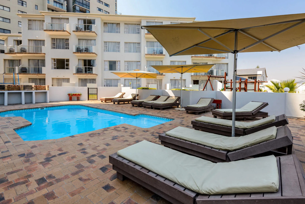 Table View Villas