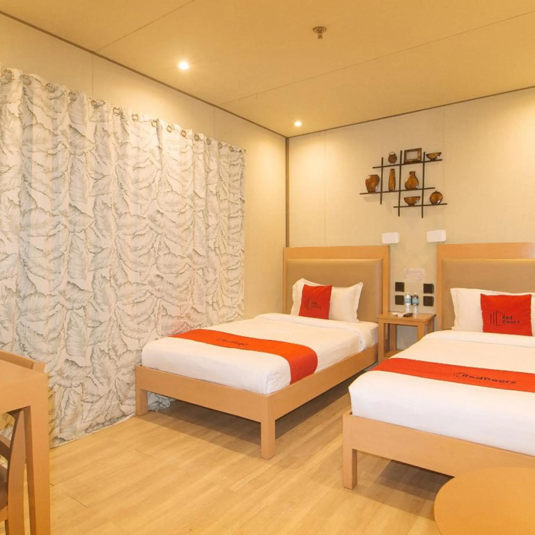 RedDoorz Plus at Moriyama Hotel AS Fortuna Cebu
