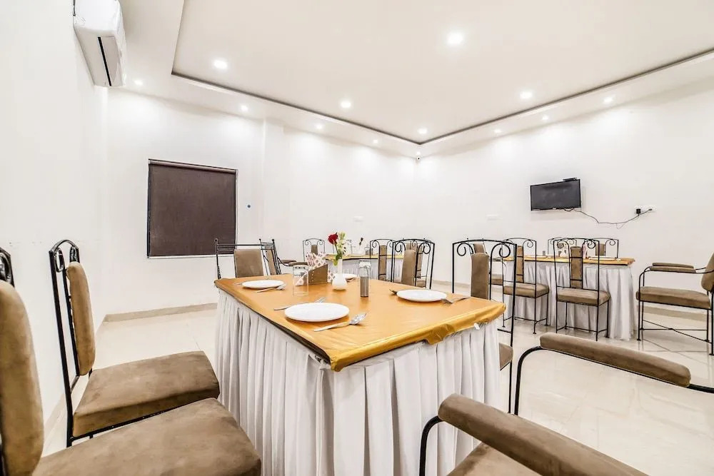 Hotel Varsha Palace