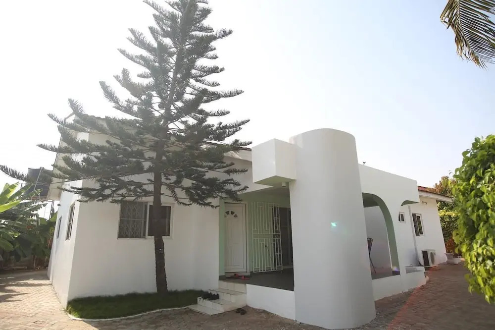 Akmary Guest House