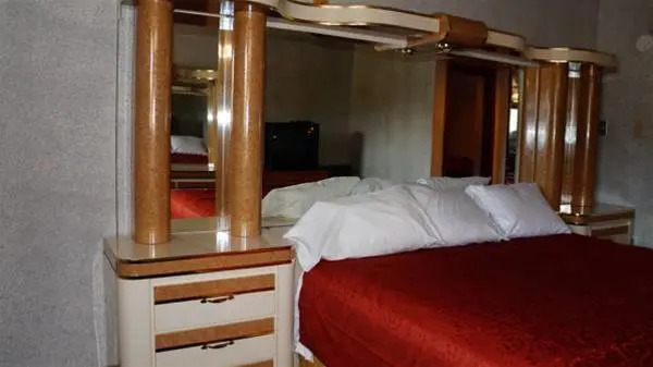 Royale Inn