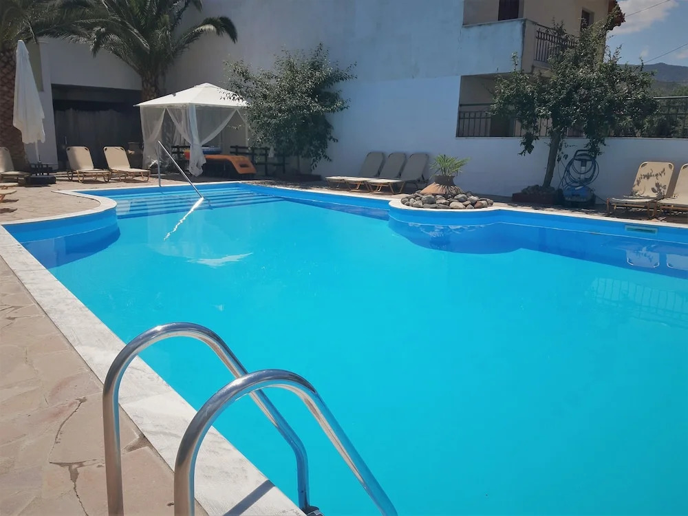 Omega Rooms Anaxos