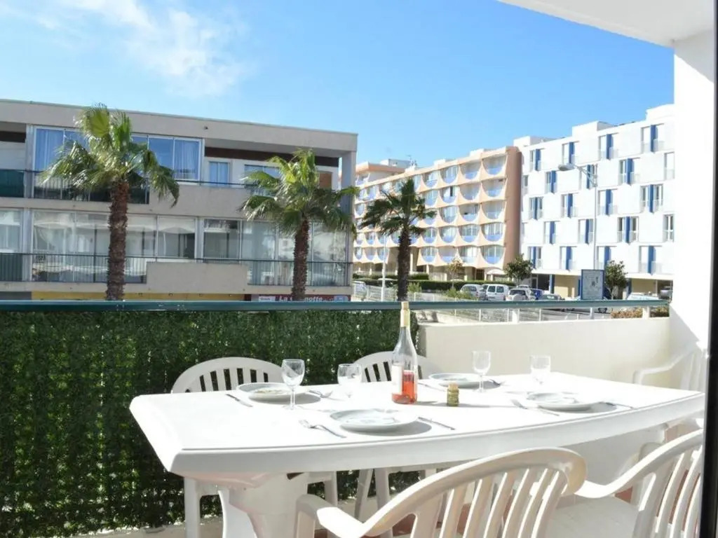Appartement Le Grau-du-Roi, 3 pièces, 6 personnes - FR-1-250-70