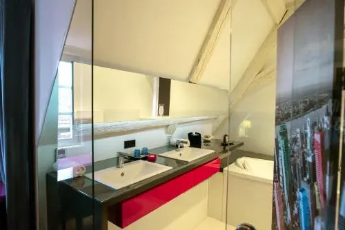 Le B. Suites, Chambres & Restaurant