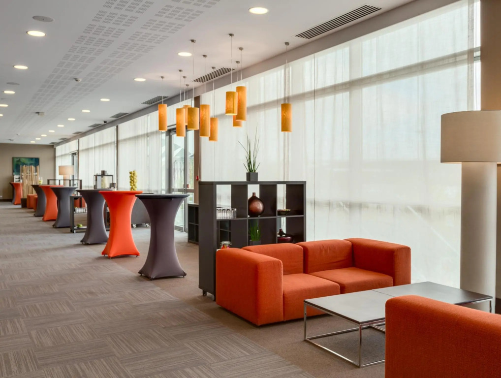 NH Lyon Airport