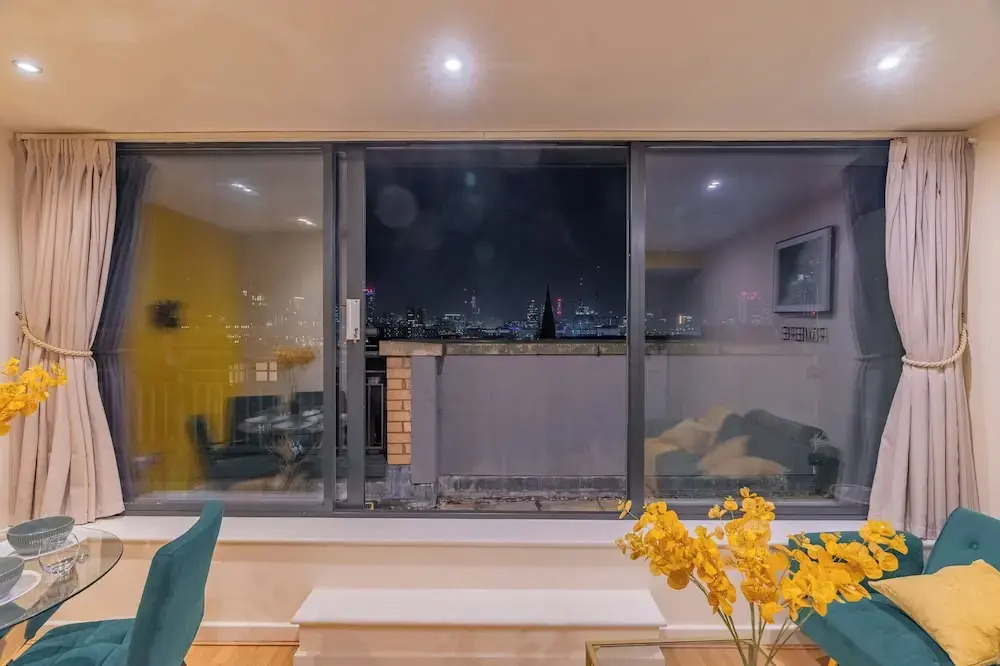 The Royale Penthouse - Skyline View - Balcony