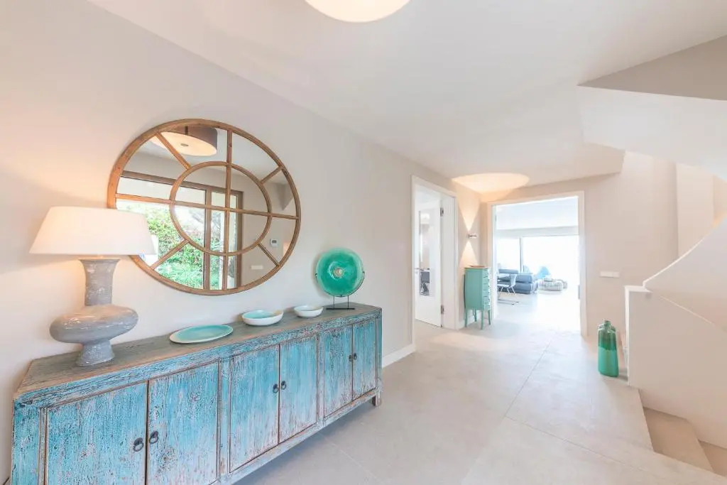 Villa Luna, exclusiva villa con vistas y acceso privado al mar en zona residencial