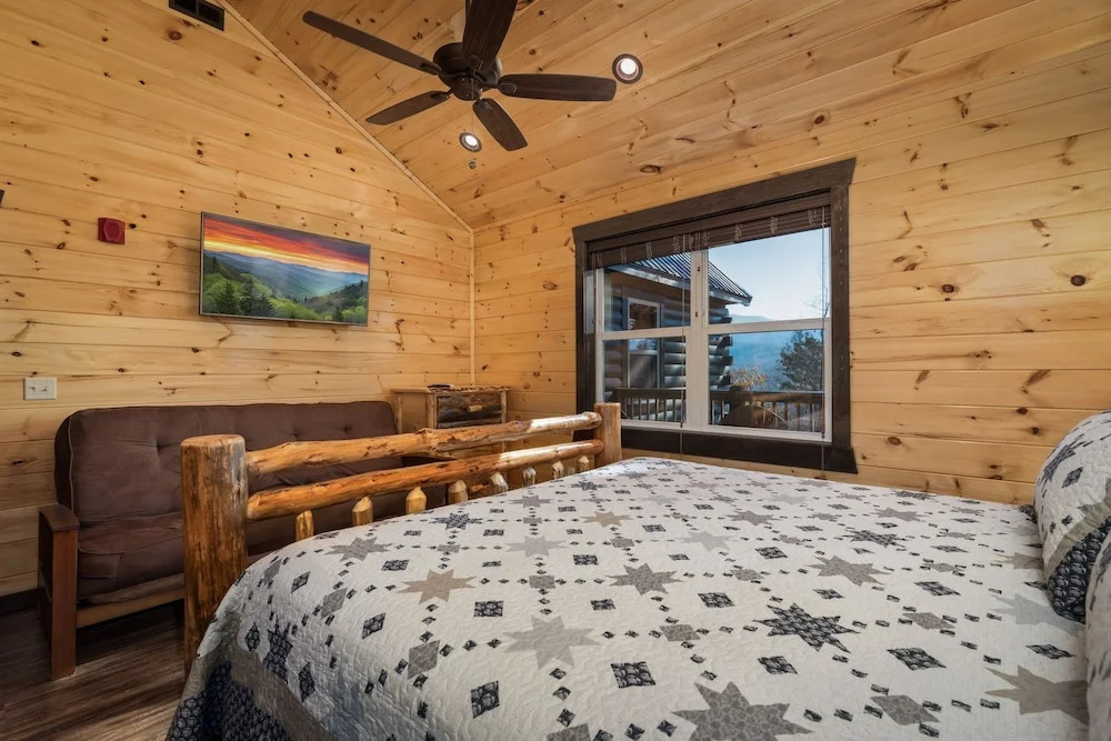 Greystone Retreat 13 Bedrooms 13.5 Bathrooms Cabin