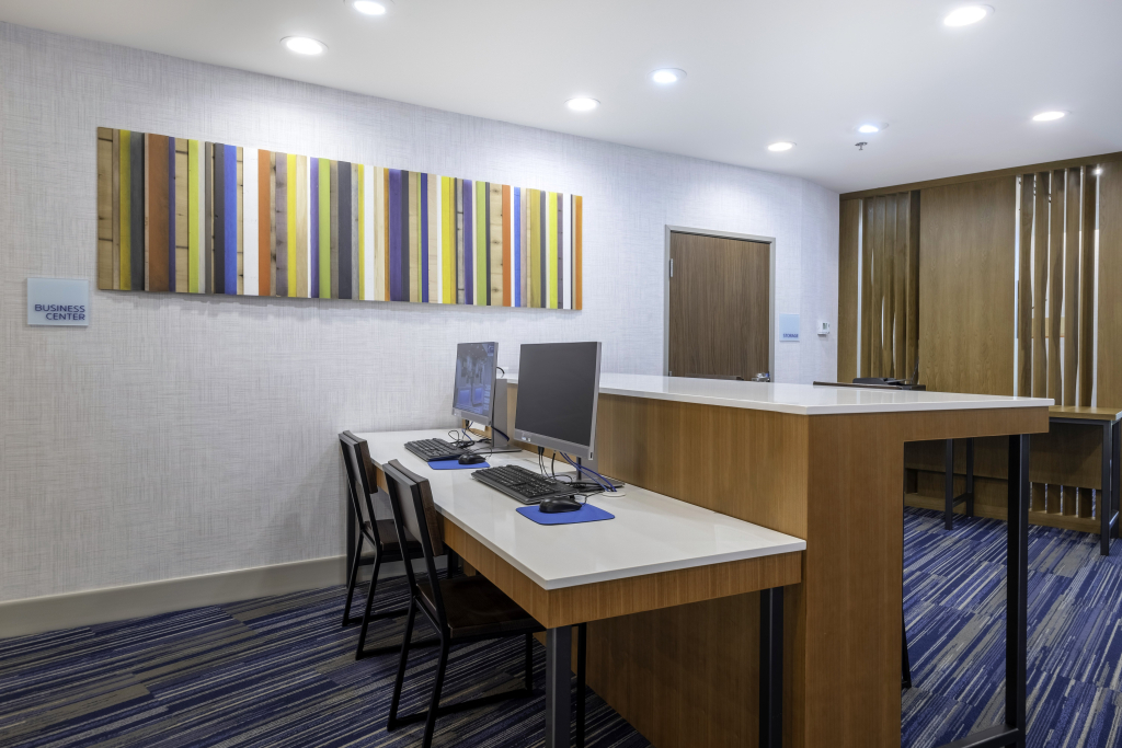 Holiday Inn Express & Suites - Staunton by IHG