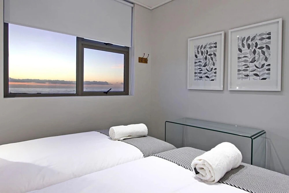 Top Floor Holiday Apartment in Sea Point With Incredible Views Fairmont 1001