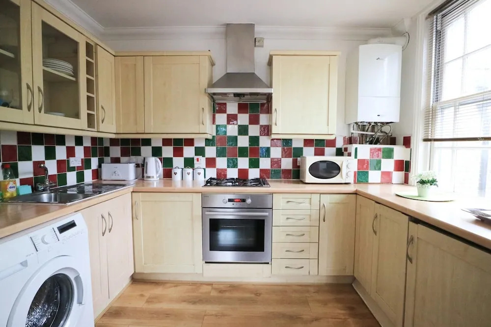 2 Bedroom Flat Near Angel