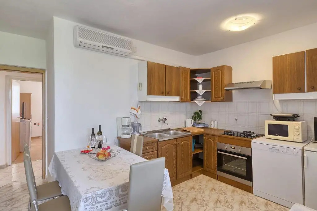 Apartman D&D, Dvorine 63