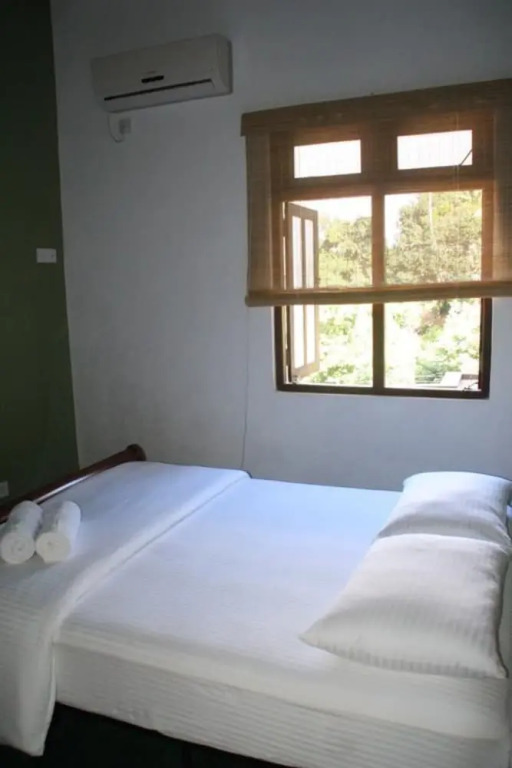 Self Cate Luxury Hostel