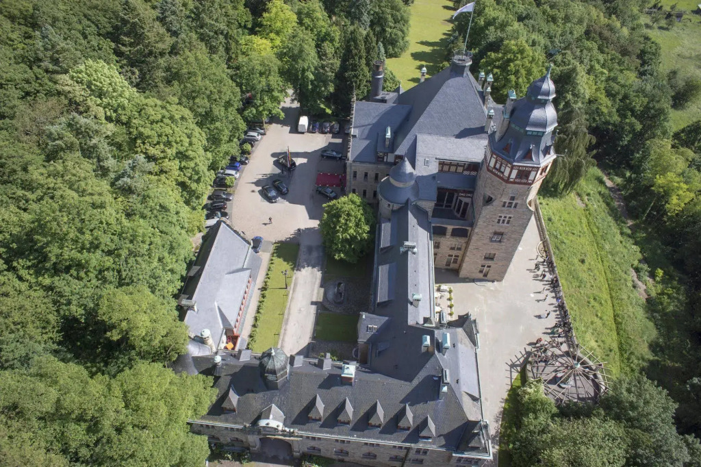 Schloss Hotel Wolfsbrunnen